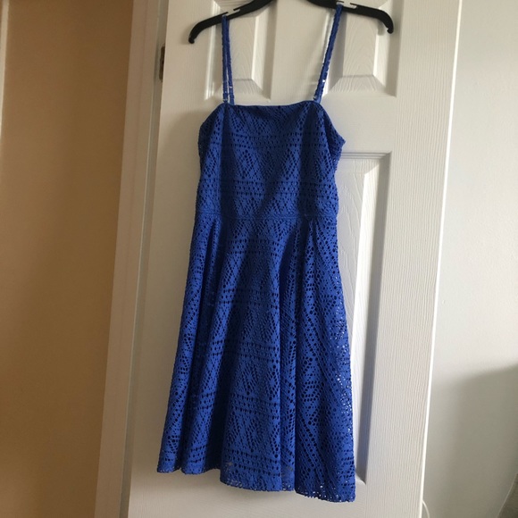 Express dress - Picture 2 of 8